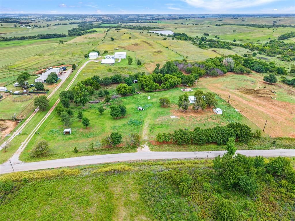 Property Photo:  636 Cr 1470  OK 73067 