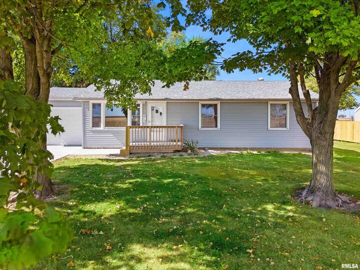 Property Photo: 613 N School Street IL 61759