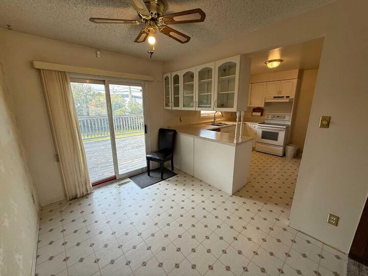 Property Photo: 122 Dorin Drive AB T7V 1B8