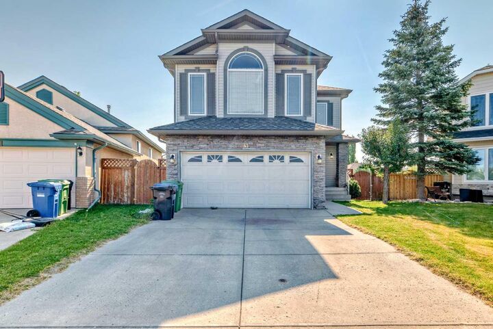 41 Covette Bay NE  Calgary AB T3K 4S9 photo