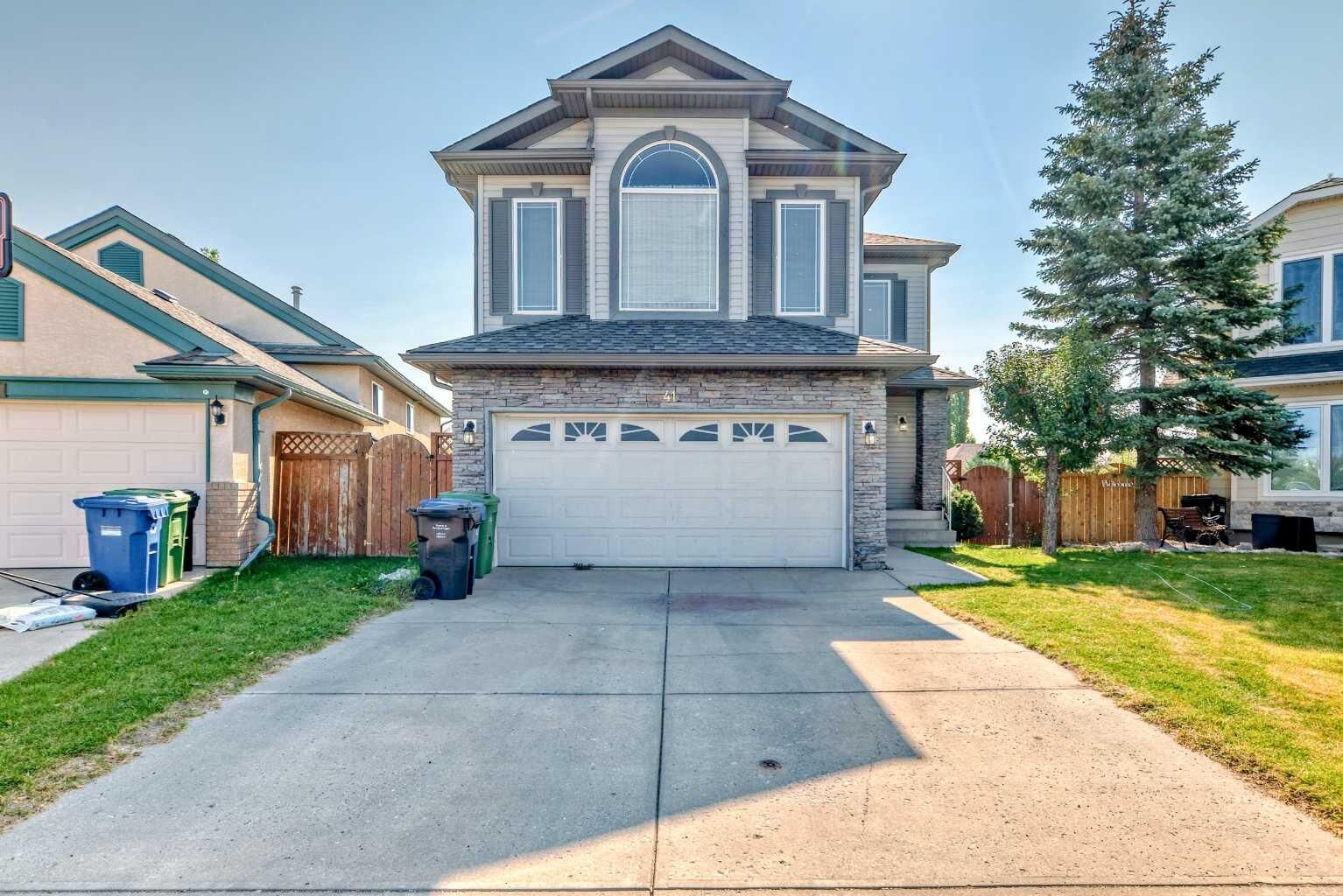 Photo de la propriété:  41 Covette Bay NE  AB T3K 4S9 