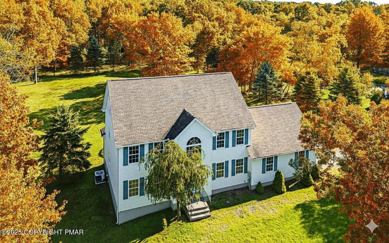 Property Photo: 191 Winding Way PA 18210