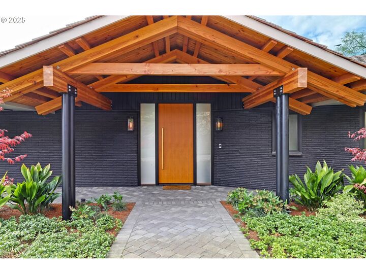 Property Photo: 7750 SW Montclair Dr OR 97225
