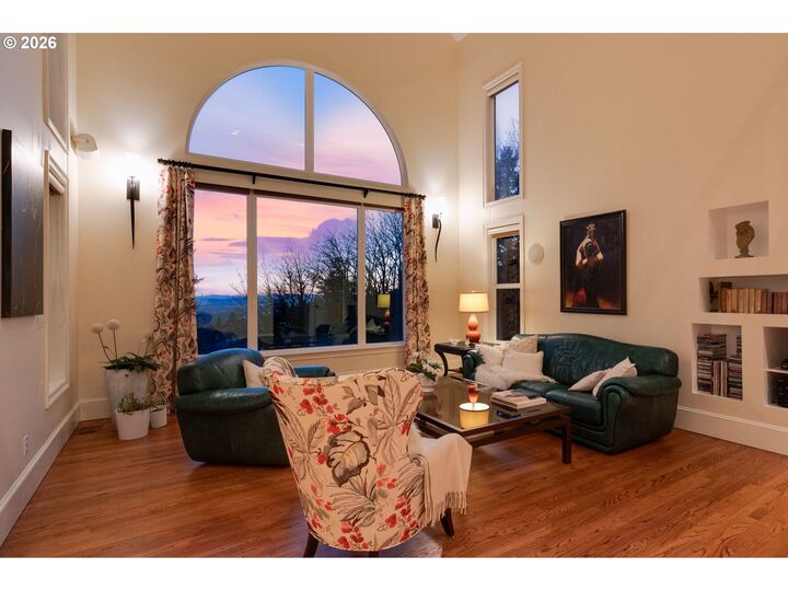 Property Photo:  8452 NW Timber Ridge Ct  OR 97229 