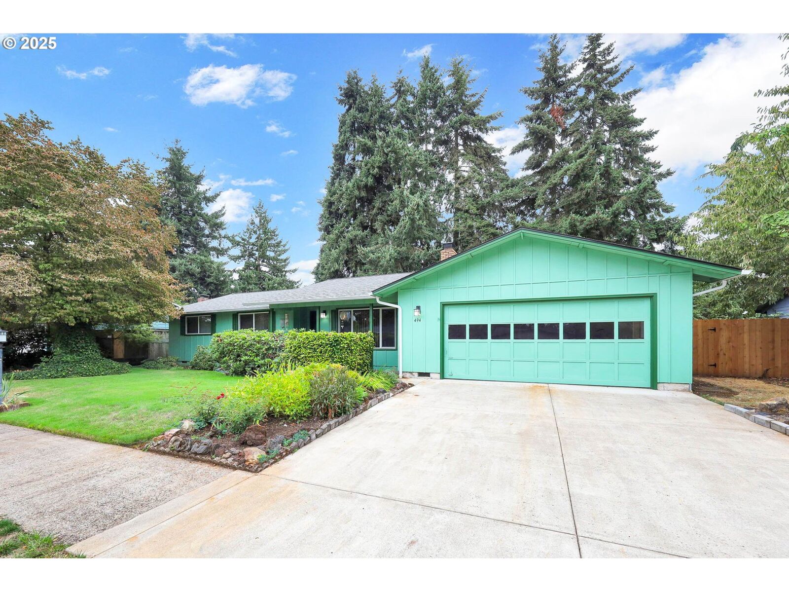 Property Photo:  494 Salty Way  OR 97404 