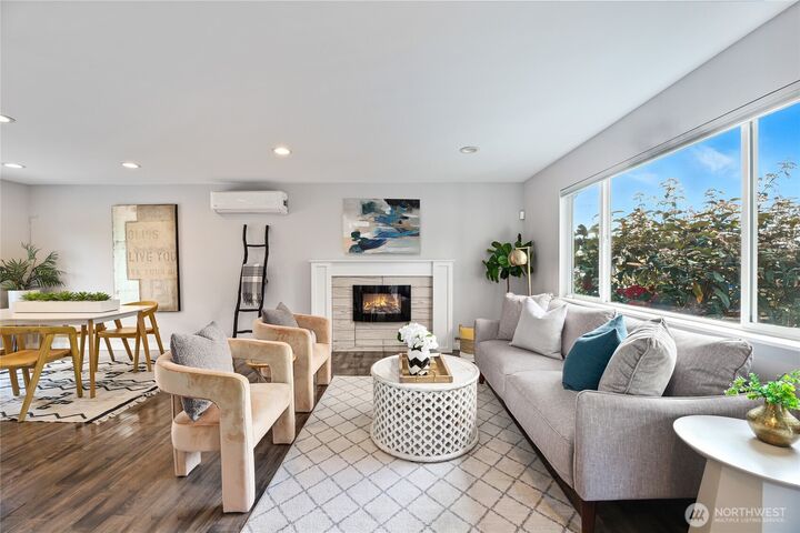 Property Photo: 9642 13th Avenue SW WA 98106