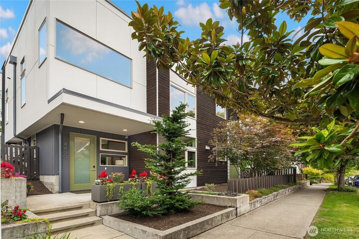 Property Photo:  4430  Renton Avenue S  WA 98108 