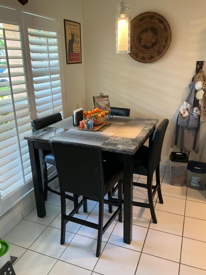 Property Photo: 1580 NW 18th Avenue 98-B FL 33445