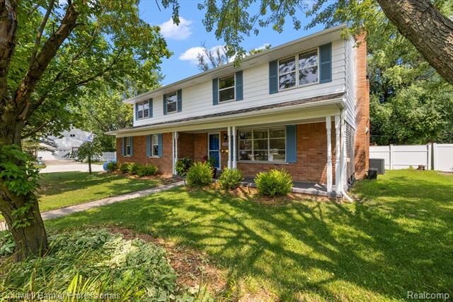 Property Photo:  16262 Wayne Road  MI 48154 