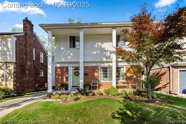 Property Photo:  635 N Rosevere Avenue  MI 48128 