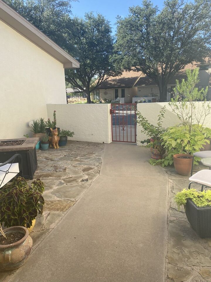 Property Photo:  5521 Fairway Dr  TX 76904 