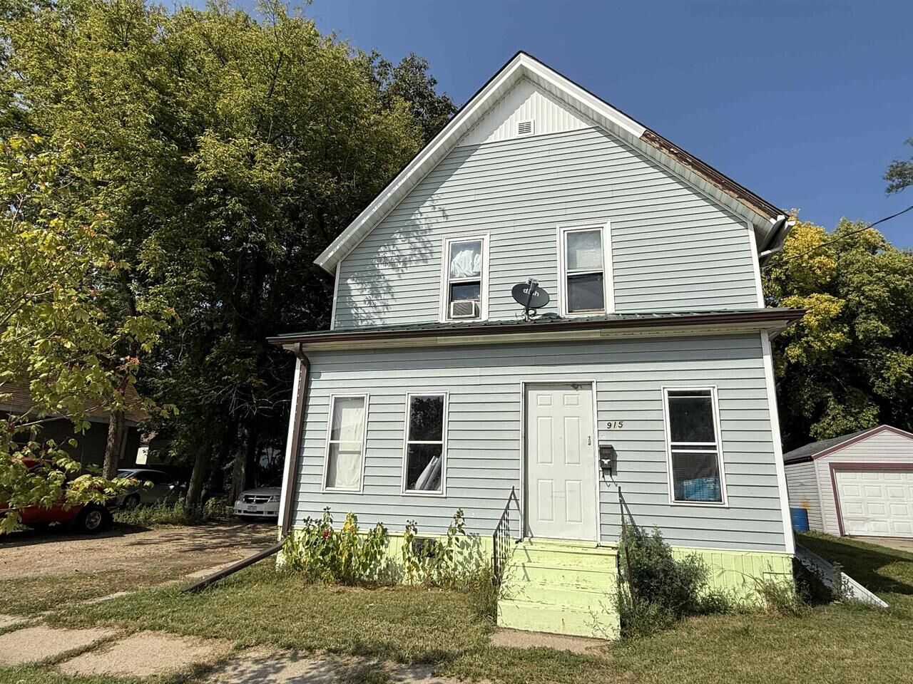 Property Photo: 915 Bellevue Avenue WI 53511
