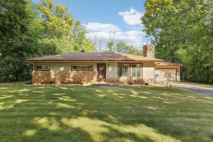 2600 Brookside Lane  Brookfield WI 53005 photo