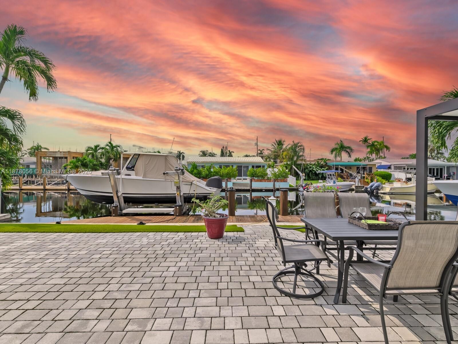 Property Photo:  1206 Mango Isle  FL 33315 