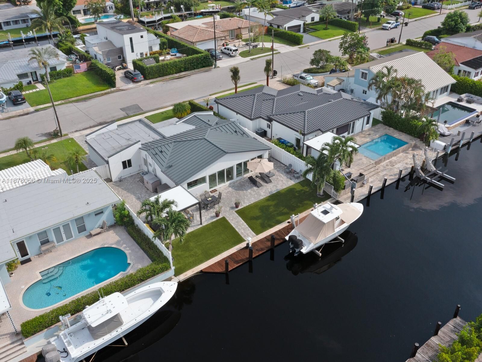 Property Photo: 1206 Mango Isle FL 33315