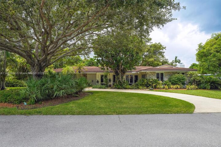 13900 SW 72nd Ct  Palmetto Bay FL 33158 photo