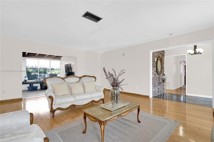 Property Photo:  801 NW 203rd St  FL 33169 