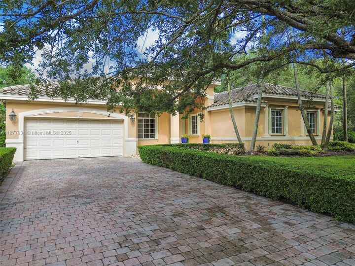 Property Photo: 16002 SW 84th Ct FL 33157