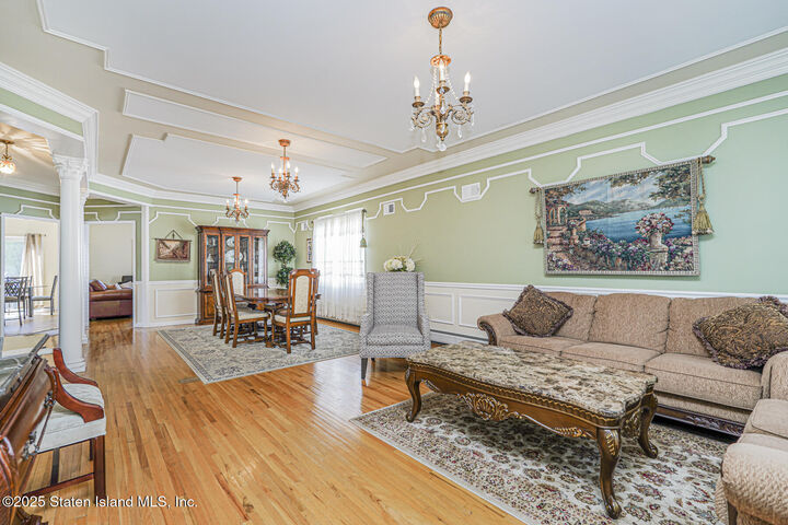 Property Photo:  262 Noel Street  NY 10312 