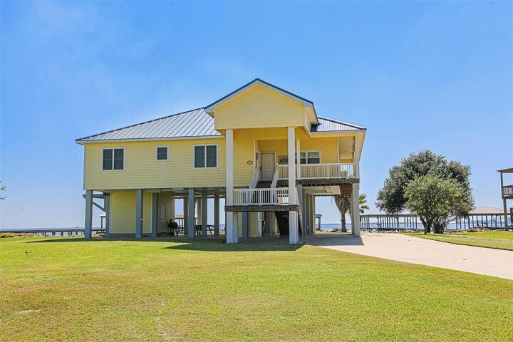 Property Photo:  3675 Lakeview Drive  LA 70605 