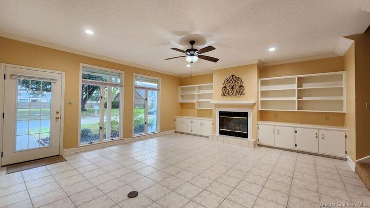 Property Photo: 4107 Oak Point Lane LA 70605