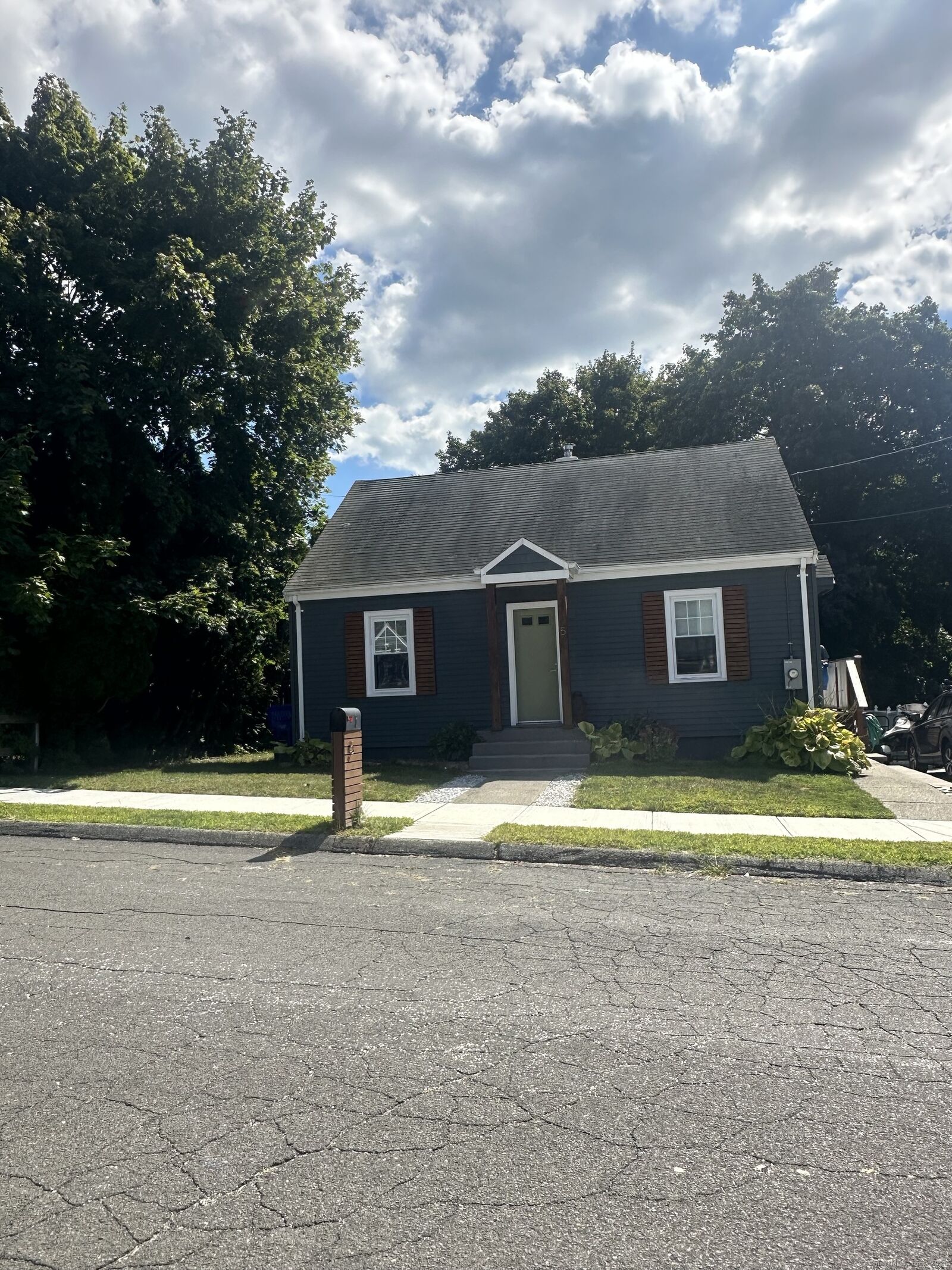 Property Photo:  5 David Street  CT 06385 