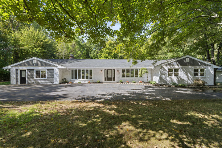 21 Featherbed Lane  Branford CT 06405 photo