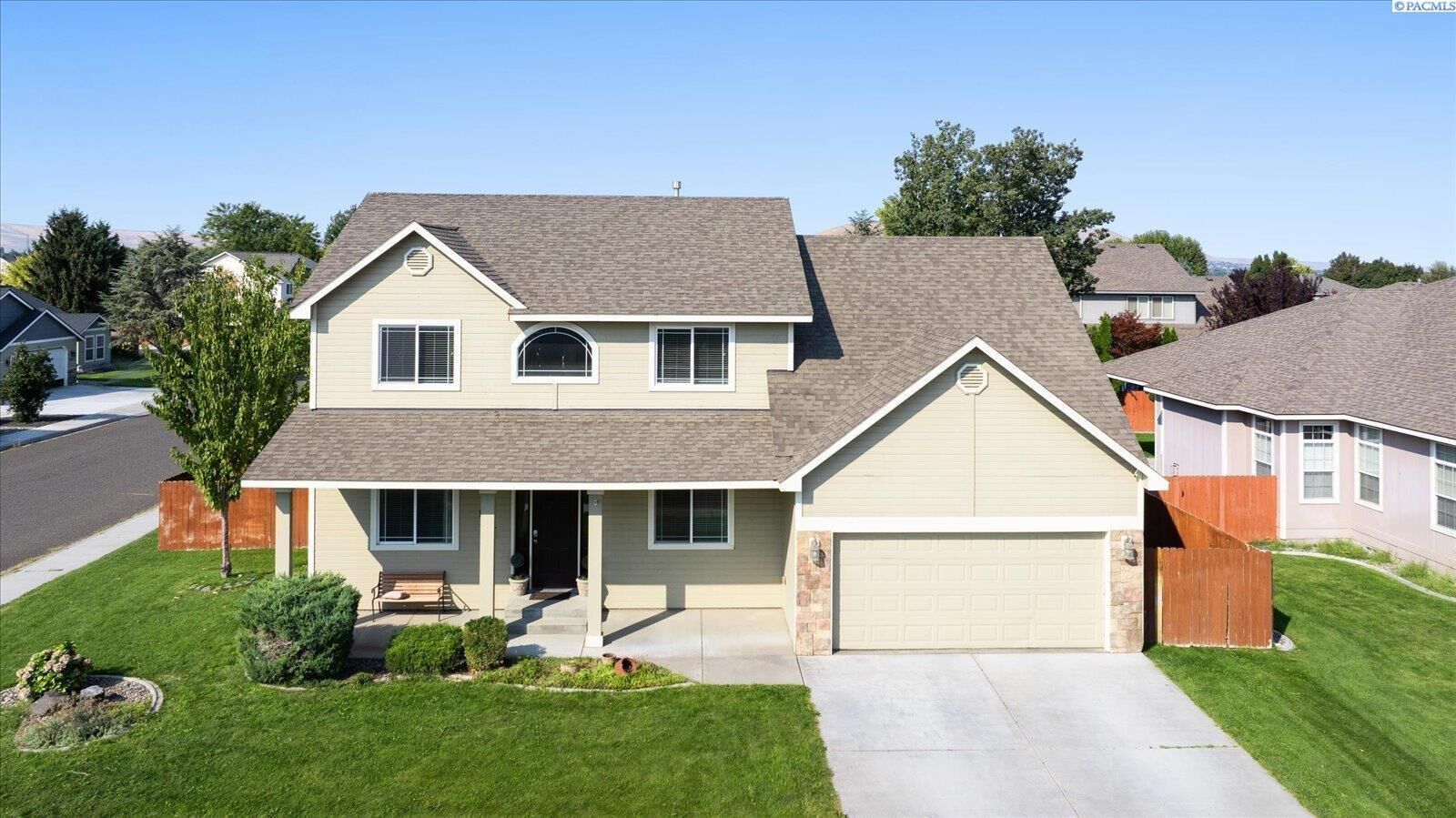 Property Photo:  120 S Idaho St  WA 99336 