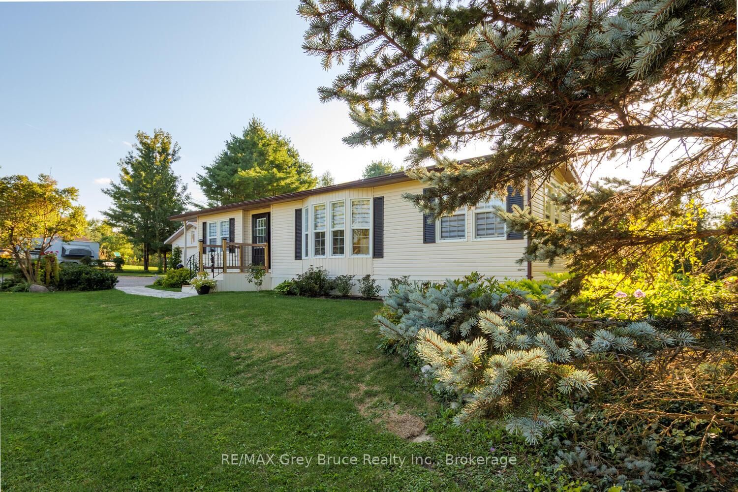Property Photo:  597334 Grey Road 29 Road  ON N0H 1E0 
