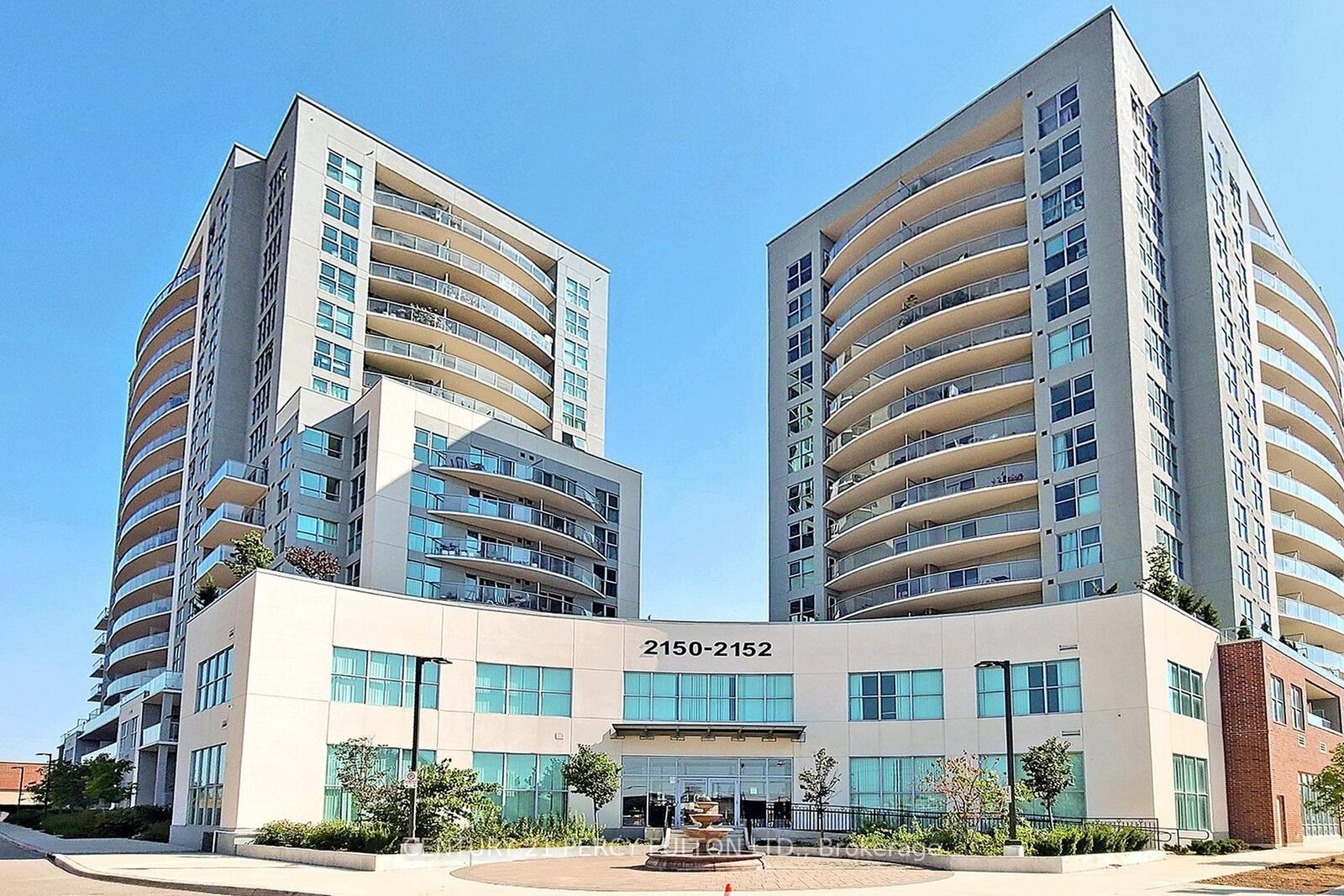 Property Photo:  2152 Lawrence Avenue E 1504  ON M1R 0B5 