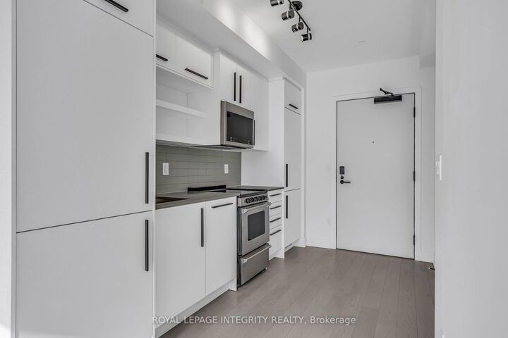 Property Photo:  560 Rideau Street 716  ON K1N 0G3 