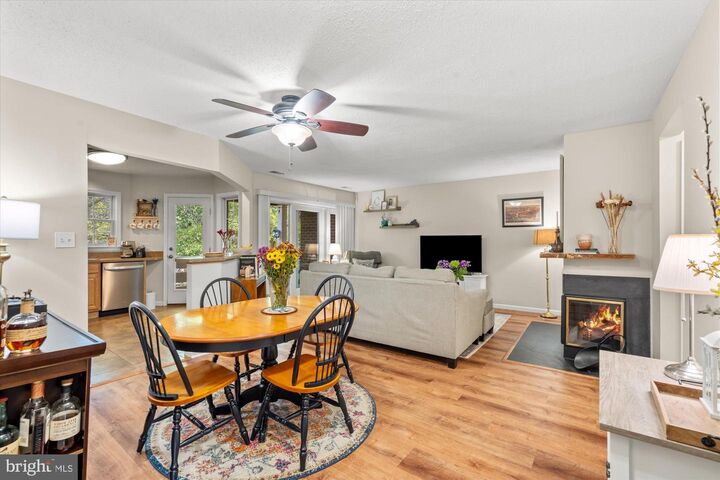 Property Photo:  3151 Anchorway Court J  VA 22042 