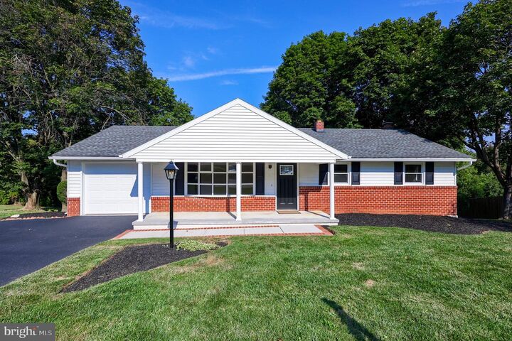 140 Lindy Road  Seven Valleys PA 17360 photo