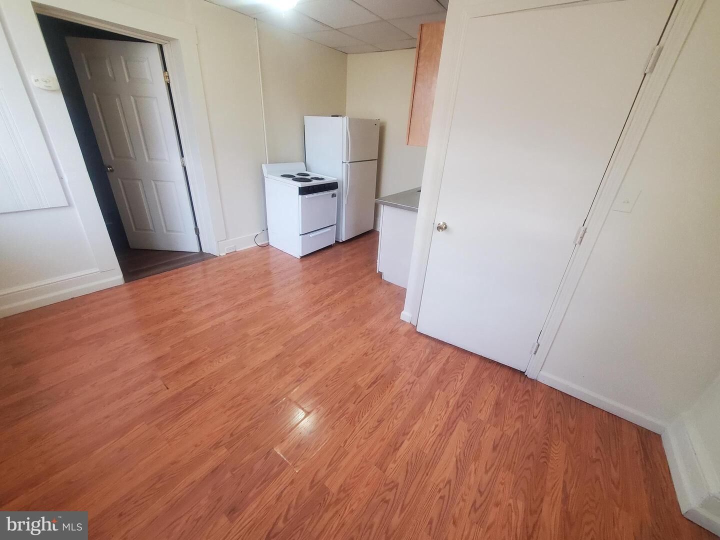 Property Photo: 960 N 11th Street 1B PA 19604