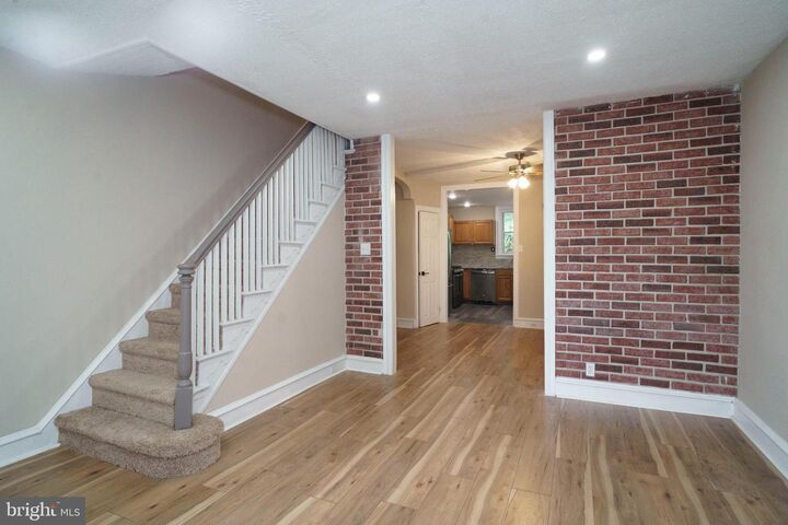 Property Photo:  5940 N Franklin Street  PA 19120 