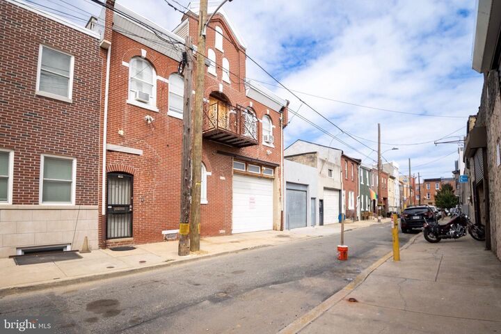 419 Pierce Street  Philadelphia PA 19148 photo