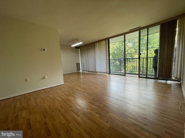 Property Photo:  4410 Briarwood Court N 47  VA 22003 