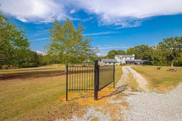 Property Photo:  125 Briarwood  AR 72058