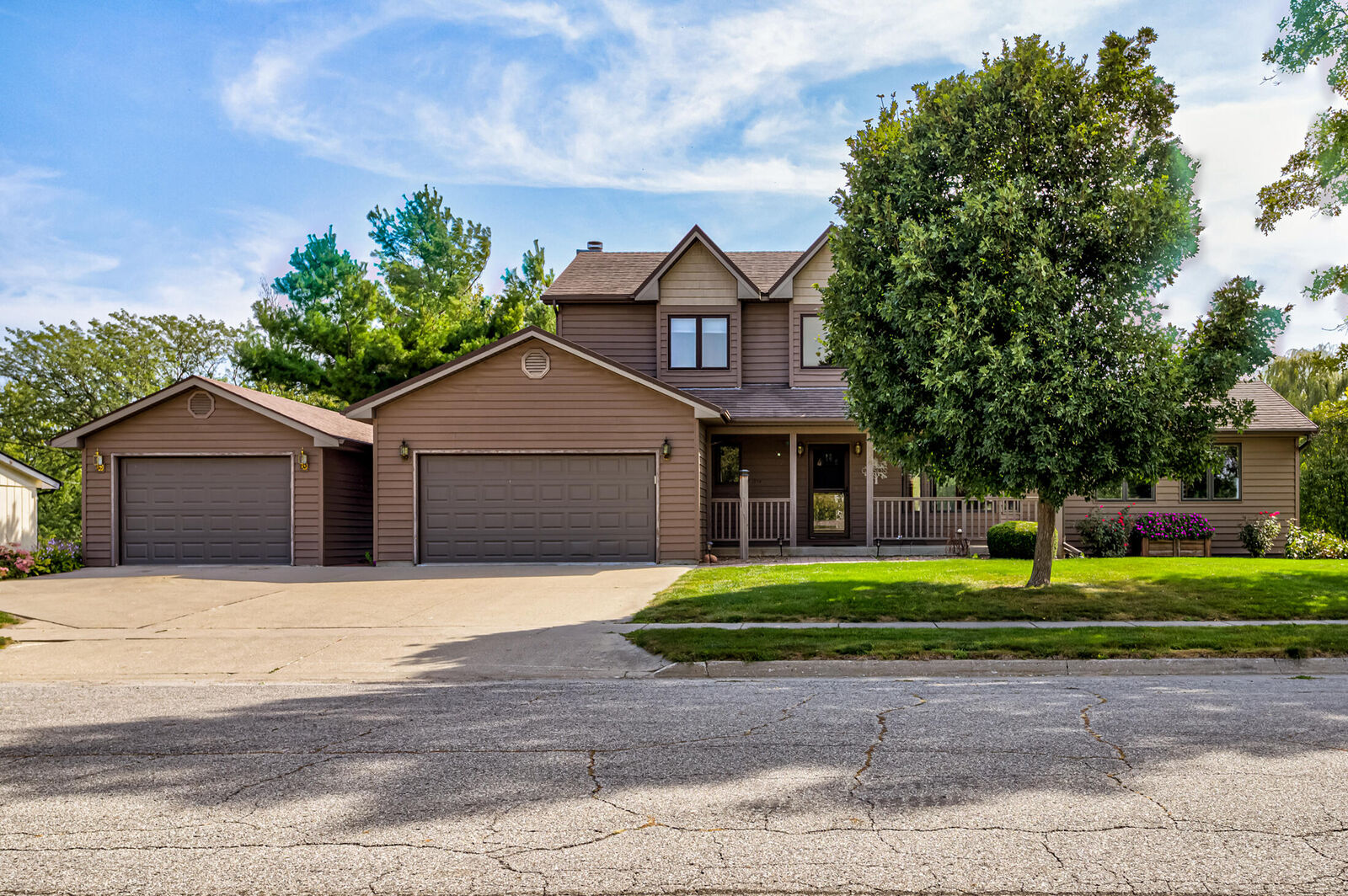 Property Photo:  328 S Logan Street  IA 50236 