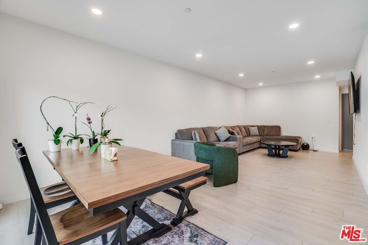 Property Photo: 1021 S Shenandoah St CA 90035