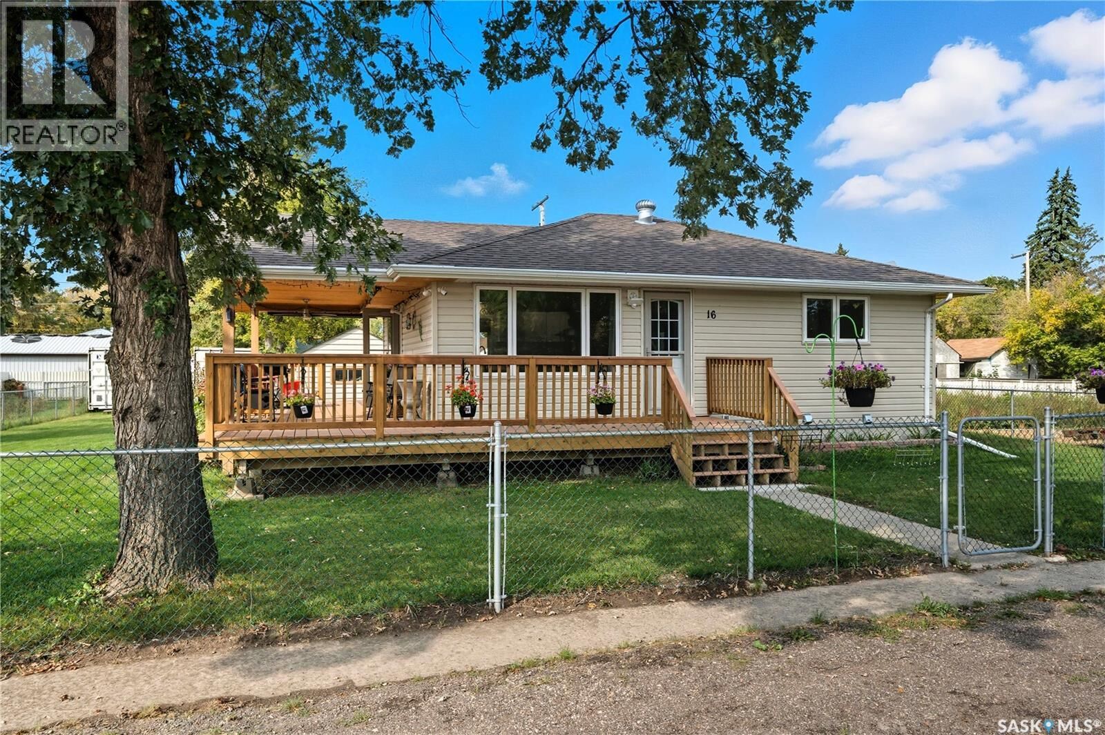 Property Photo: 16 Walsh Street SK S0G 4A0