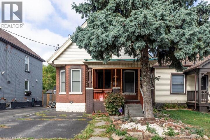 Property Photo:  147 Kensington Avenue North  ON L8L 7N4 