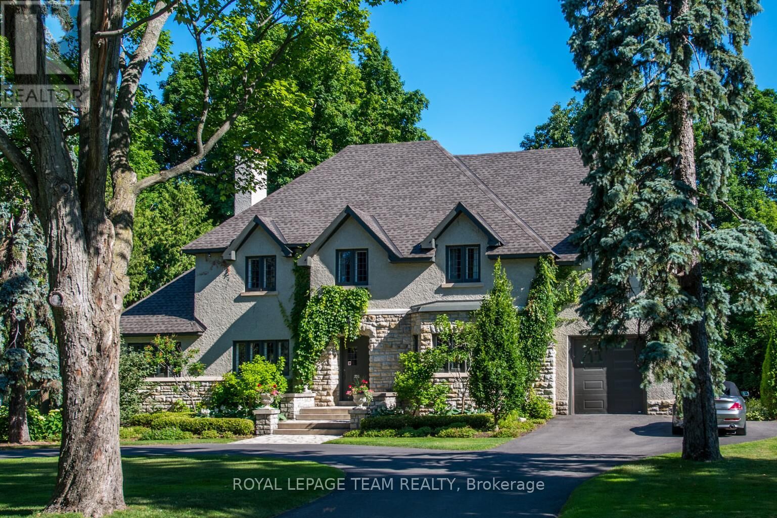 Property Photo:  251 Park Road  ON K1M 0C9 