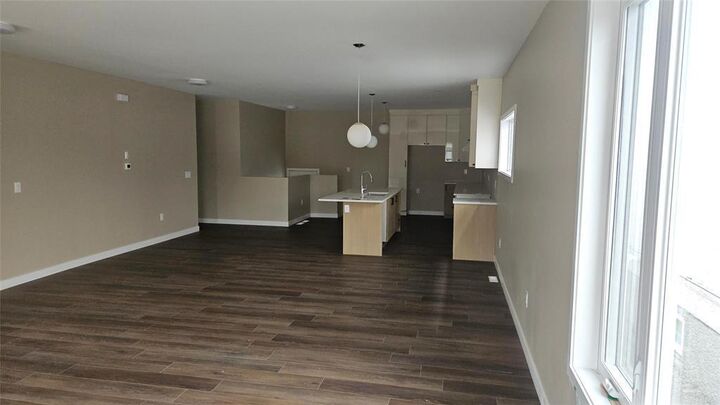 Photo de la propriété:  6001 Furlan Boulevard  MB R3R 0J1