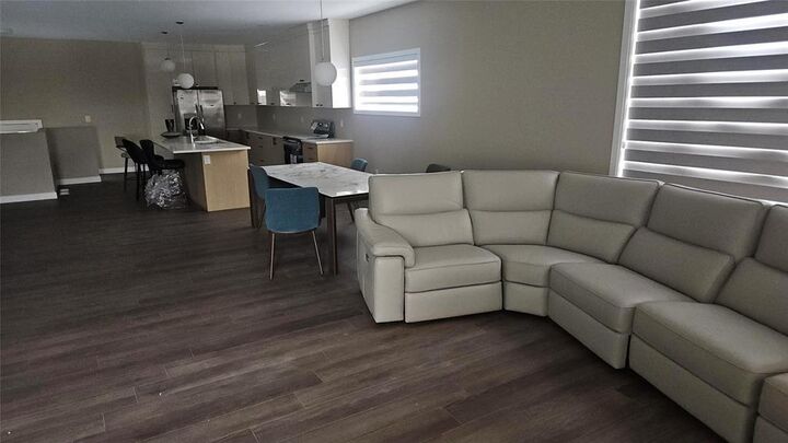 Photo de la propriété:  6001 Furlan Boulevard  MB R3R 0J1 