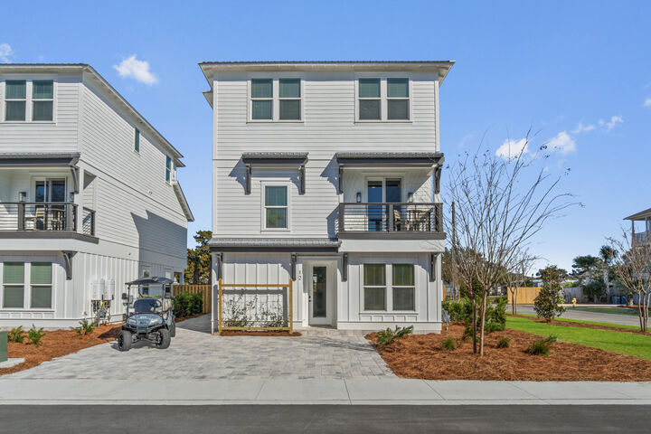 Property Photo:  12 N Payne Street  FL 32550 