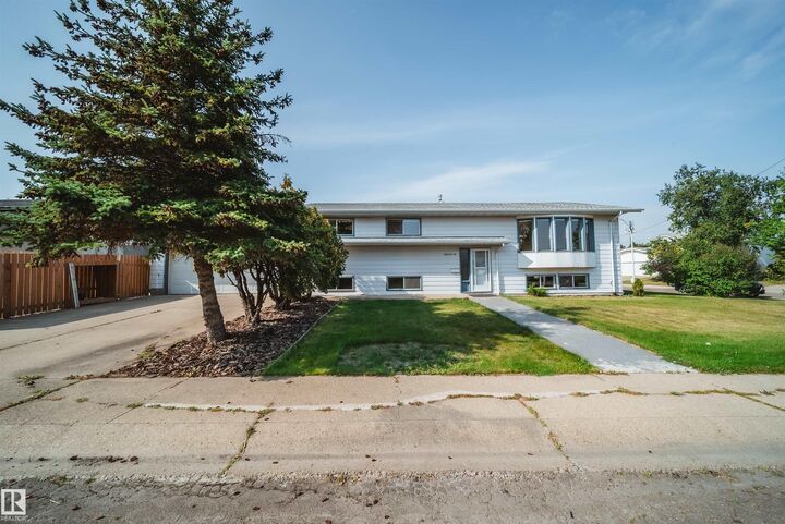 Property Photo:  18851 99A Avenue NW  AB T5T 3M9 
