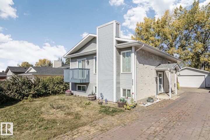3520 33 Avenue NW  Edmonton AB T6L 5G6 photo