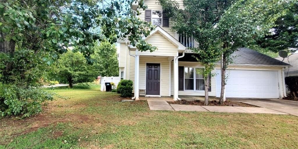 Property Photo: 300 Ashton Place GA 30253