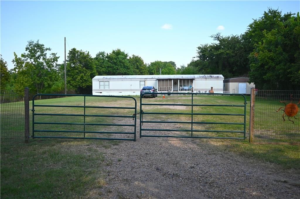 Property Photo: 1554 River Road LA 71409